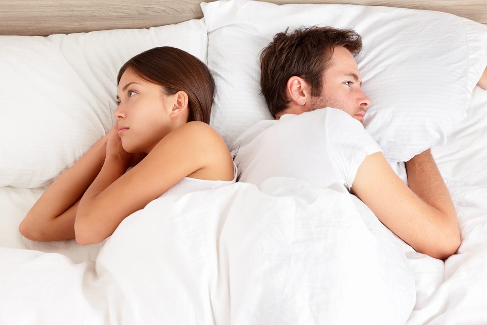 Posiciones para dormir en pareja - QPS
